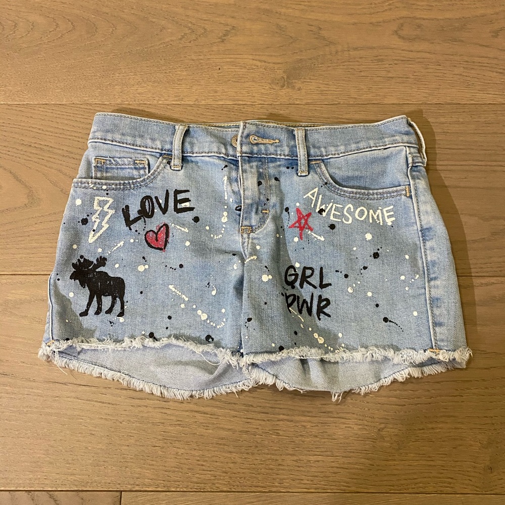 girls light washed shorts